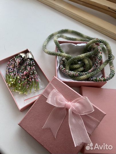 Украшения из бисера ручной работы