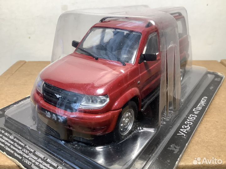 Модель автомобиля УАЗ-3163 Патриот 1:43 деа