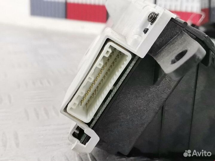 Щиток приборов (приборная панель) Toyota Prius 2