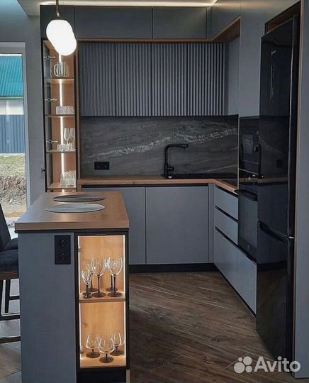 Кухня с островом на заказ