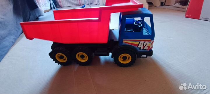 Игрушка грузовик