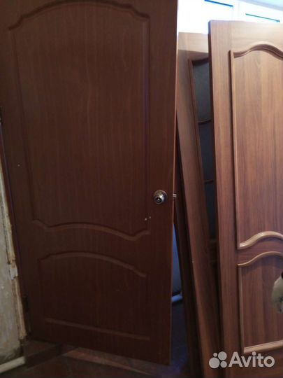 Двери межкомнатные б/у