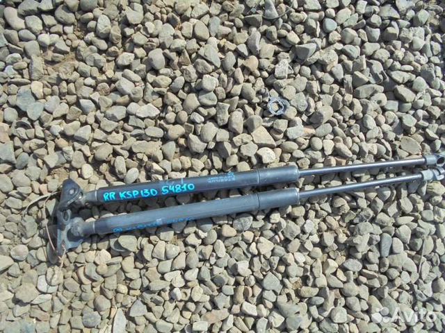 Амортизатор багажника Toyota Vitz KSP130 1KR-FE