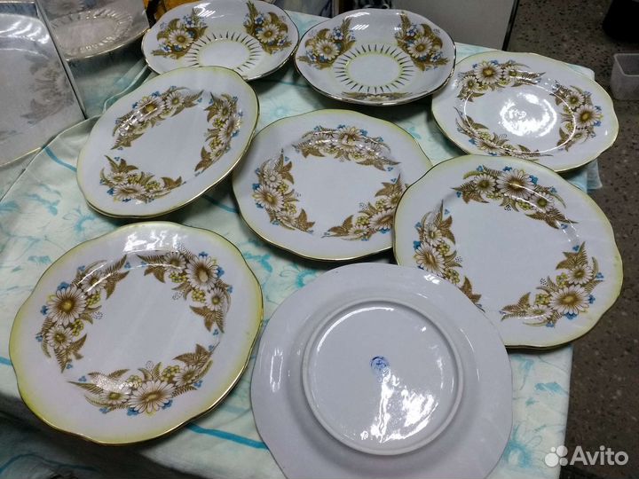 Селедочница и тарелки Зик