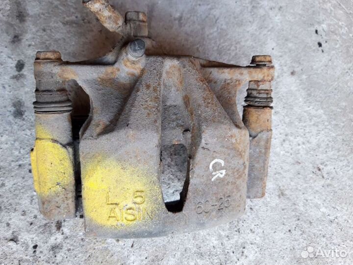 Суппорт передний левый Toyota crown S170