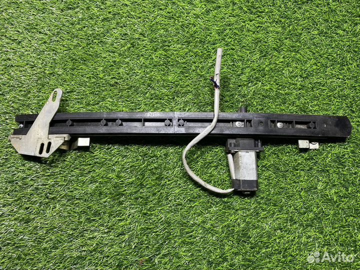 Стеклоподъемник передний левый эл. Renault Logan