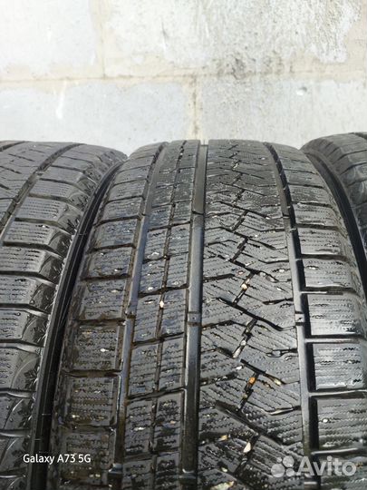 Triangle PL02 235/50 R19