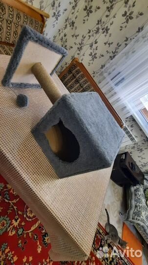 Домик для кошки с когтеточкой
