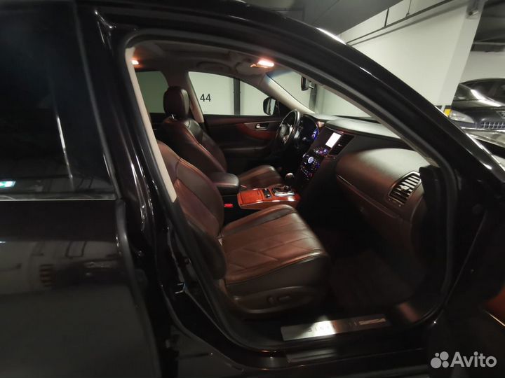 Infiniti QX70 3.0 AT, 2016, 135 500 км