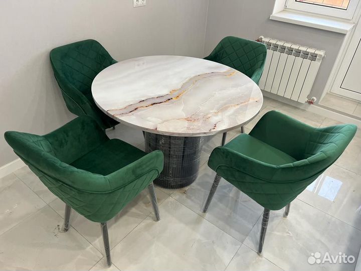 Кухонный стол круглый 3D 