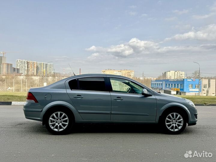 Opel Astra 1.6 МТ, 2012, 98 000 км