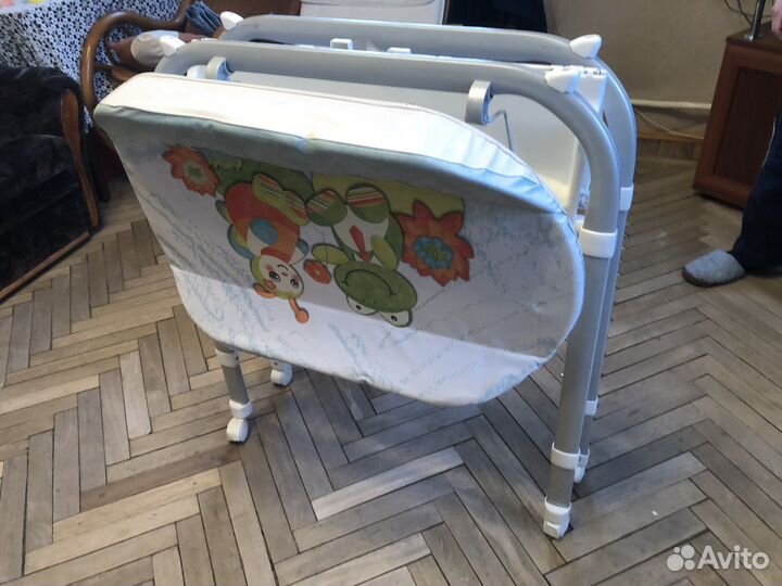 Пеленальный столик с ванночкой Chicco