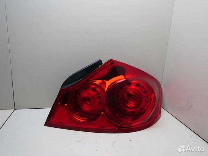 Фонарь задний наружный правый Infiniti G (V36) 20