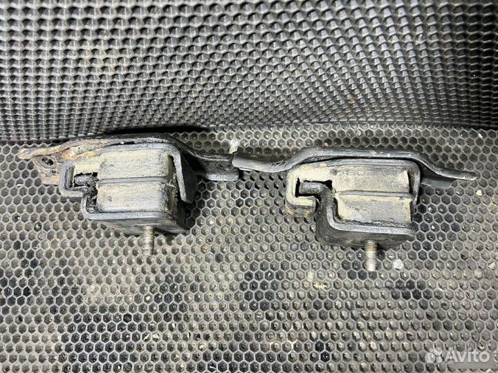 Подушки двс Subaru Legacy 2