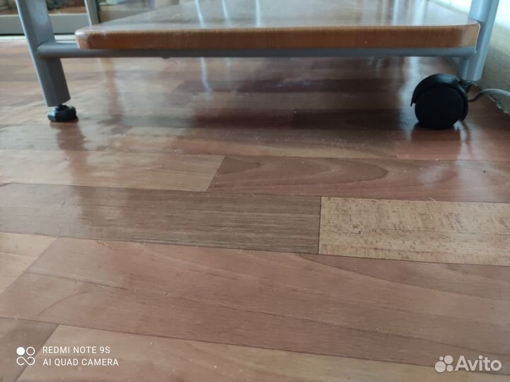 Продам компьютерный стол