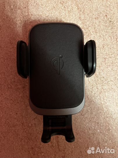 Держатель автомобильный с беспроводной зарядкой