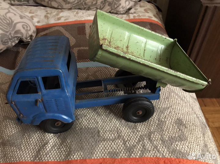 Машинка СССР модель сим 18-81