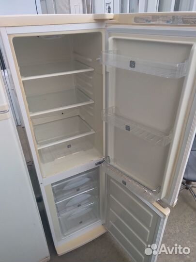 Холодильник Samsung узкий '50 см