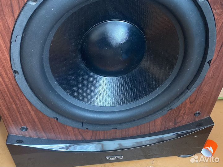 Сабвуфер активный