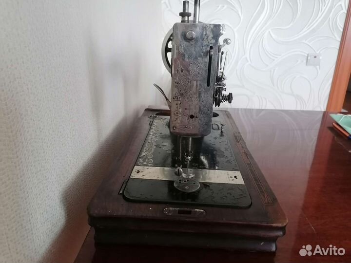 Швейная машина