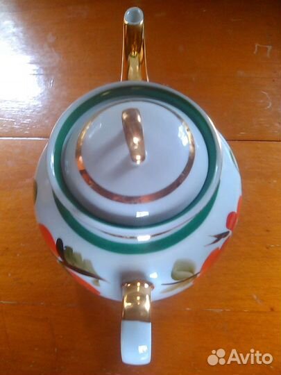 Большой-поменьше-еще чайник