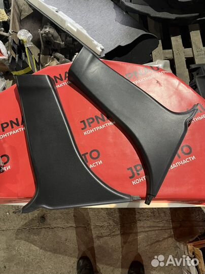 Накладка стойки нижняя Mazda 3 BK