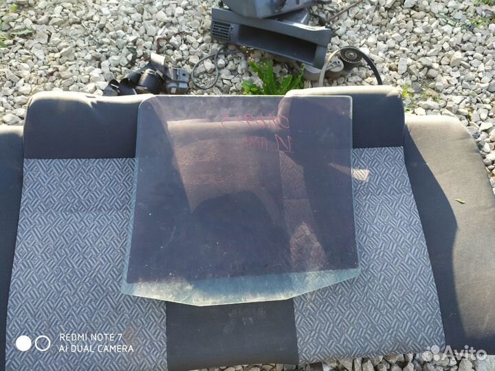 Стекло заднее правое Volkswagen Golf 3