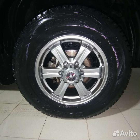 Bridgestone Blizzak DM-V1 23.5/70 R17