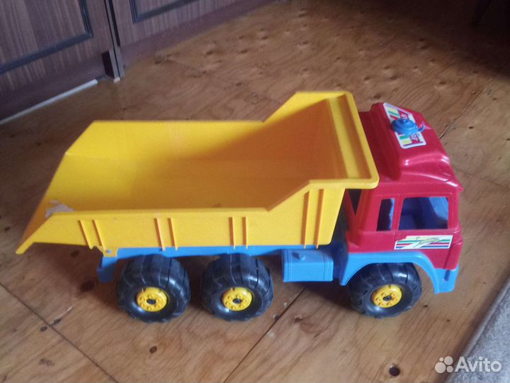 Большой грузовик игрушка