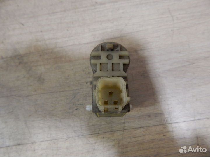 Насос омывателя стекла Kia Carnival VQ