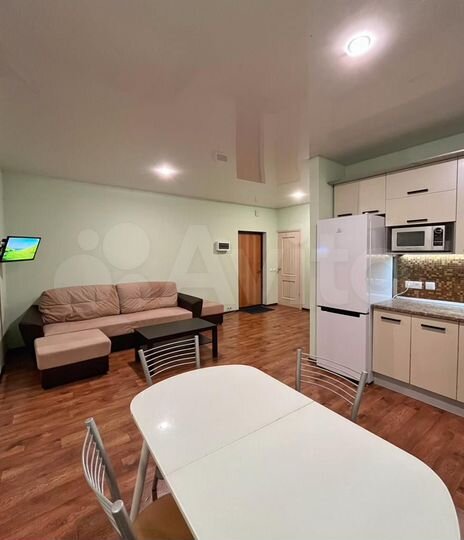 2-к. квартира, 57 м², 4/10 эт.