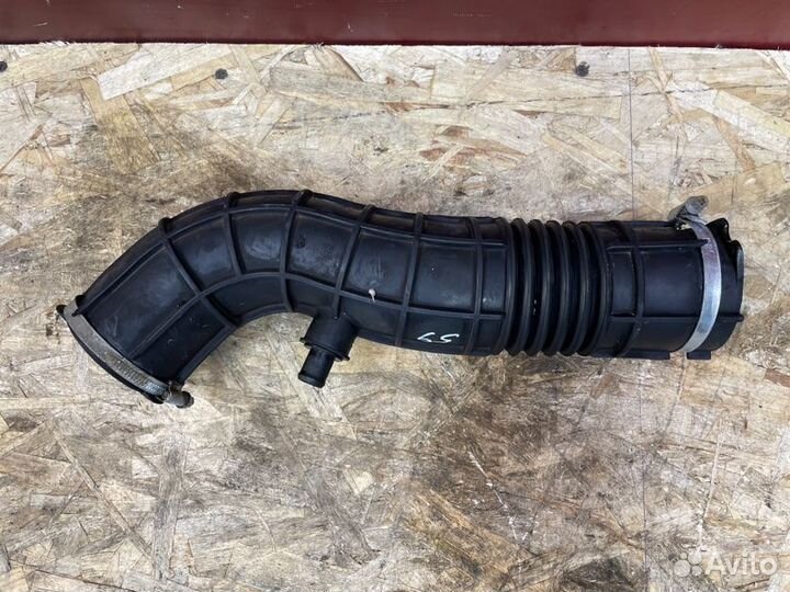 Патрубок воздушного фильтра LADA Vesta