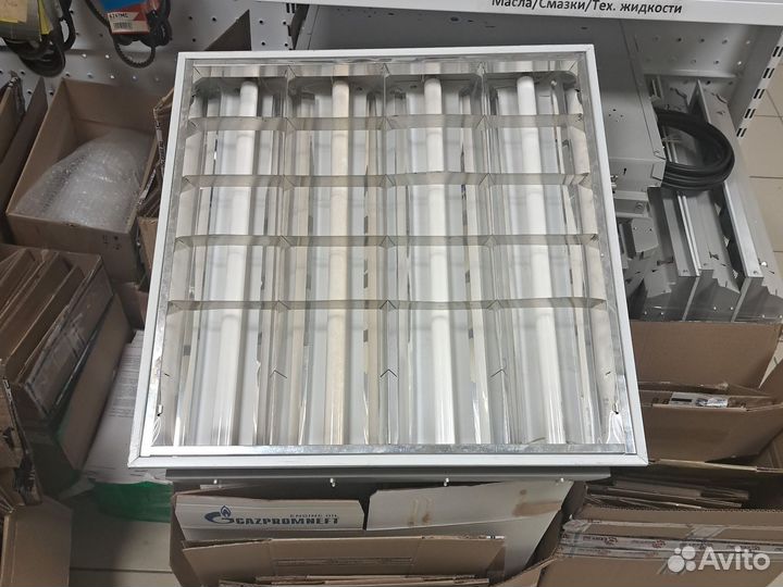 Светильник потолочный встраиваемый