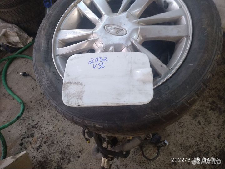 Лючок бензобака Лада Веста старого образца