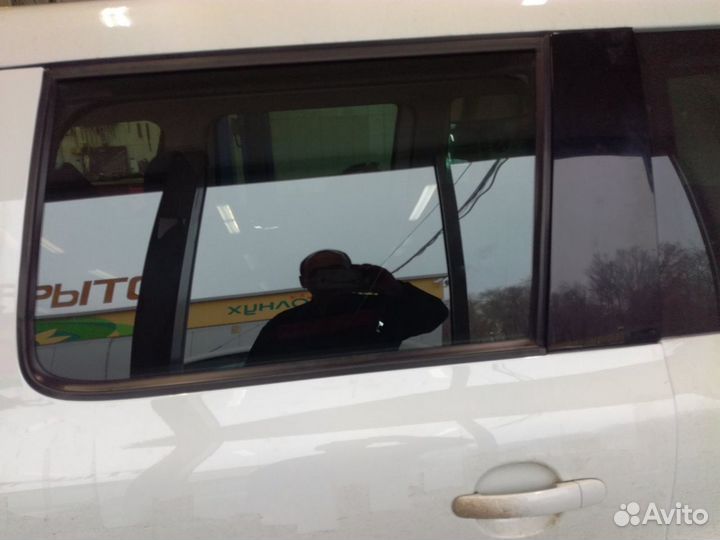 Лобовое стекло skoda yeti с молдингом