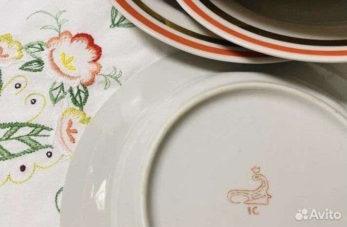 Тарелки разные и прочая посуда