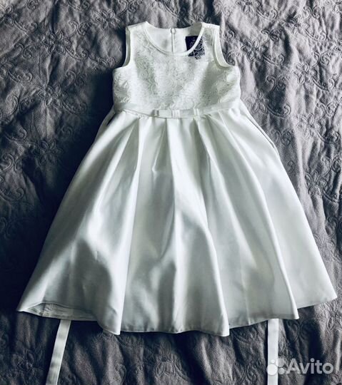 Платье нарядное на девочку 116