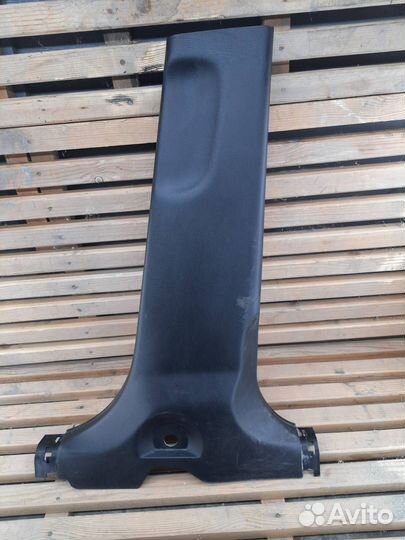 Обшивка центральной стойки правая нижняя SsangYong