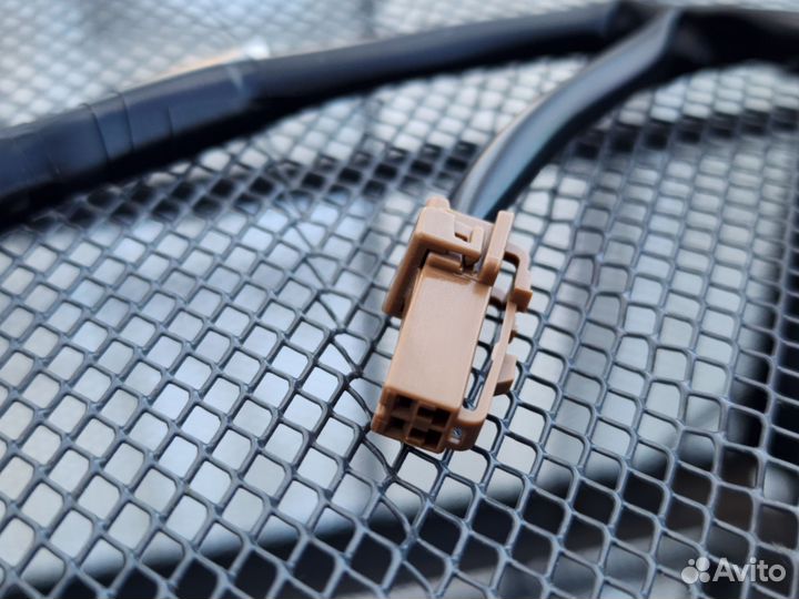 Новые Кнопки открывания багажника Nissan Tiida C11