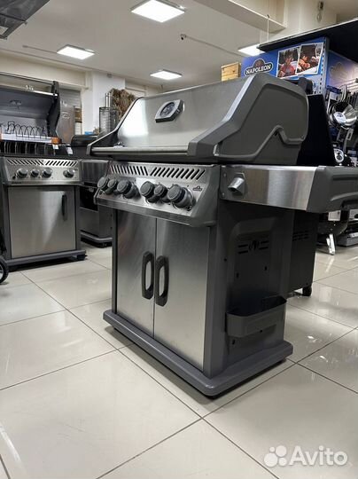 Газовый гриль Napoleon Rogue 525 SE