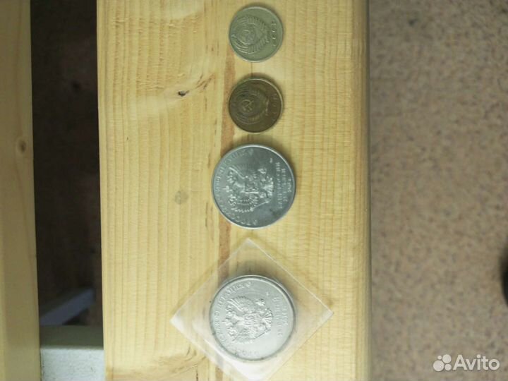 Жетоны, монеты