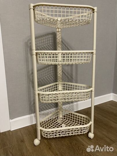 Этажерка на колесиках