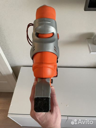 Роликовые коньки