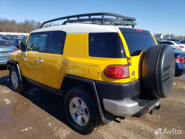 В разборе toyota FJ cruiser 2007 год