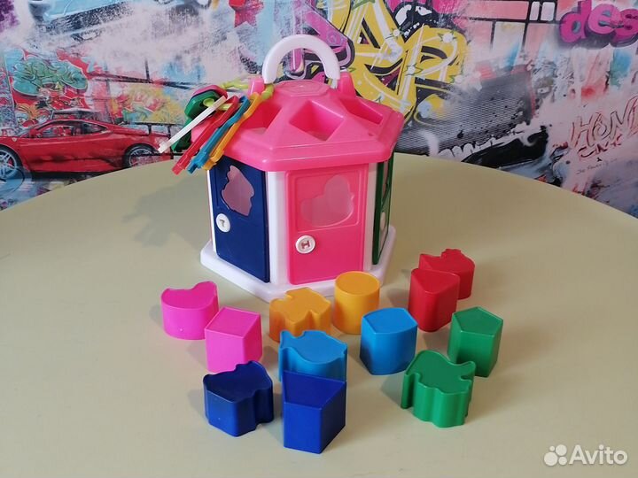 Развивающий домик(игрушка)