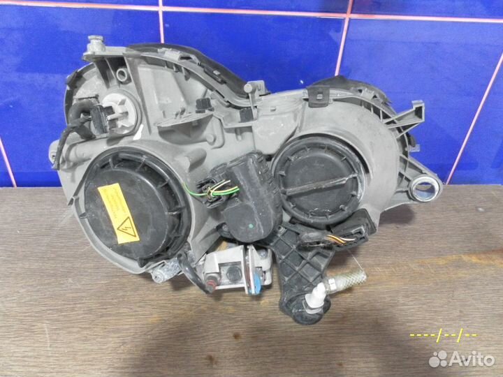 Фара передняя левая Mercedes CLK W208 ксенон