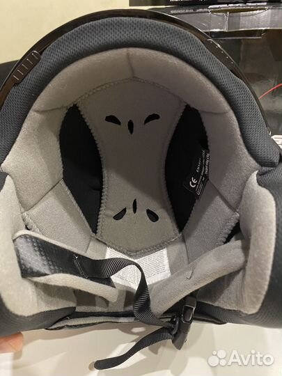 Горнолыжный шлем с очками