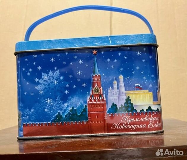 Коробки жестяные винтажные