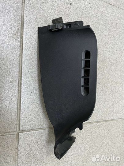 Накладка торпеды правая nissan tiida C11
