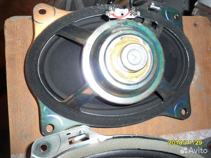 Колонки тоёта королла 2008г